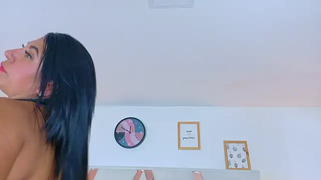 KendalMilleer online show from February 4, 2025, 10:00 am