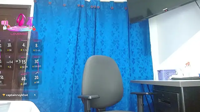 SophiaMeyerst online show from September 24, 2025, 3:59 pm