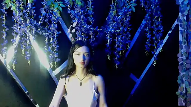 Aurora 18 online show from September 13, 2025, 2:17 pm