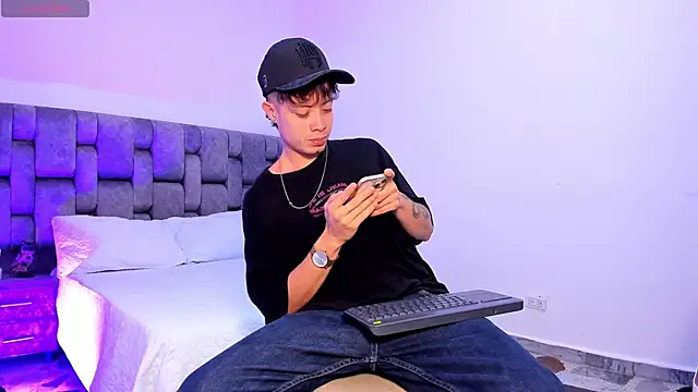 MarcusCollinss  online show from December 28, 2024, 3:26 pm