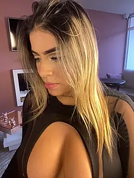 MiaWhitePink  online show from February 14, 2025, 11:42 am