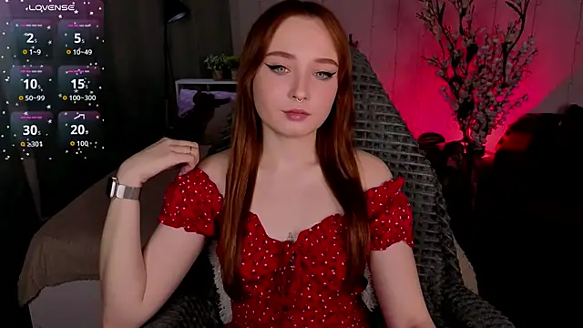 Emma Chery online show from November 14, 2025, 5:50 am