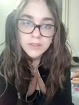 Snapshot of Miachan_LaGattinaVogliosa chatting on November 14, 2025, 2:05 pm Miachan LaGattinaVogliosa online show from November 14, 2025, 2:05 pm