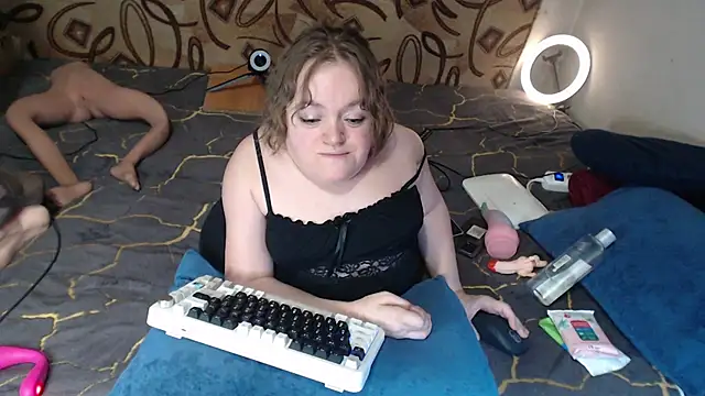 Snapshot of MiniNatalie chatting on February 21, 2025, 7:34 am MiniNatalie online show from February 21, 2025, 7:34 am