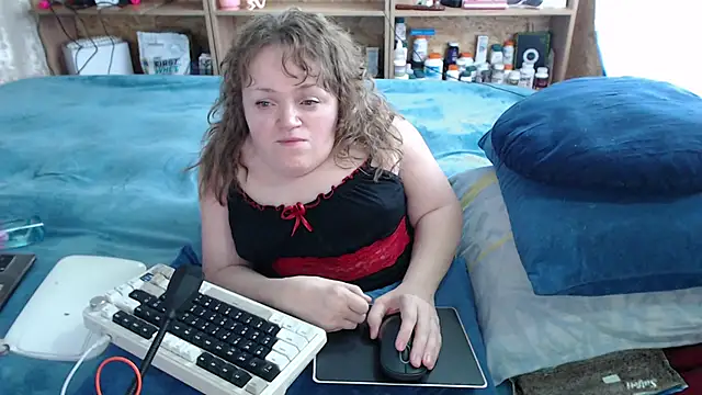 Snapshot of MiniNatalie chatting on September 21, 2025, 9:22 am MiniNatalie online show from September 21, 2025, 9:22 am