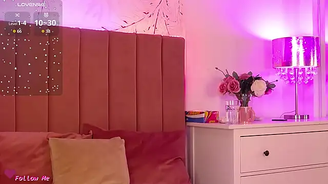 PinkySparks online show from September 19, 2025, 4:40 pm