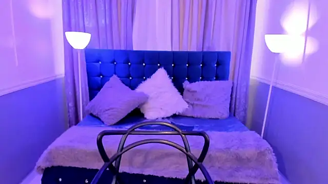 Snapshot of hallsredd chatting on December 5, 2024, 8:44 pm hallsredd online show from December 5, 2024, 8:44 pm