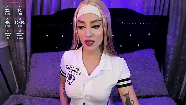 Snapshot of hallsredd chatting on November 10, 2025, 10:53 pm hallsredd online show from November 10, 2025, 10:53 pm