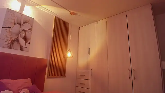 mia nevaeh online show from September 11, 2025, 8:42 pm