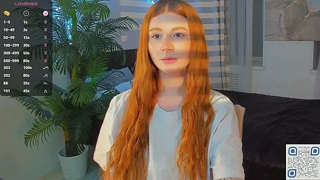 Snapshot of Freckle_Diyana chatting on February 24, 2025, 1:46 am Freckle Diyana online show from February 24, 2025, 1:46 am