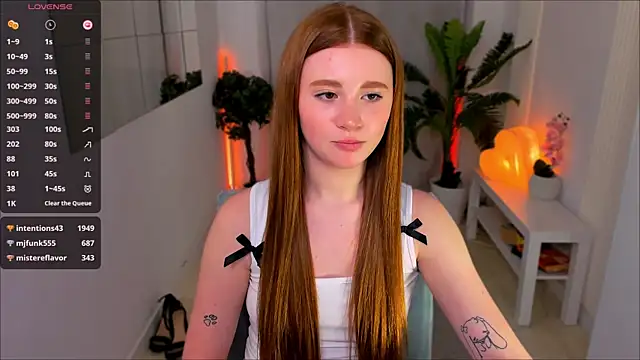Snapshot of Freckle_Diyana chatting on March 22, 2025, 4:14 am Freckle Diyana online show from March 22, 2025, 4:14 am