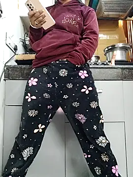 Snapshot of Manpreet_kaur21 chatting on January 10, 2025, 8:29 am Manpreet kaur21 online show from January 10, 2025, 8:29 am