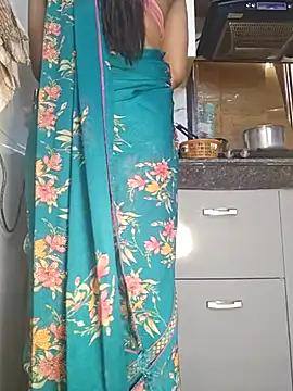 Snapshot of Manpreet_kaur21 chatting on March 3, 2025, 6:48 am Manpreet kaur21 online show from March 3, 2025, 6:48 am