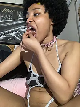 Snapshot of KimiAqua chatting on February 13, 2025, 5:22 pm KimiAqua online show from February 13, 2025, 5:22 pm