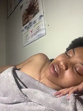 Snapshot of KimiAqua chatting on February 19, 2025, 12:35 am KimiAqua online show from February 19, 2025, 12:35 am