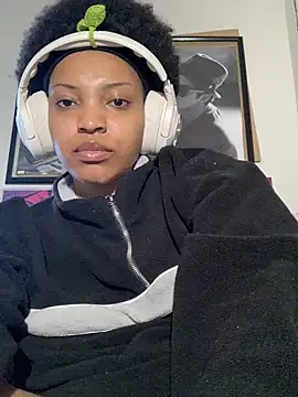 Snapshot of KimiAqua chatting on February 24, 2025, 6:04 pm KimiAqua online show from February 24, 2025, 6:04 pm