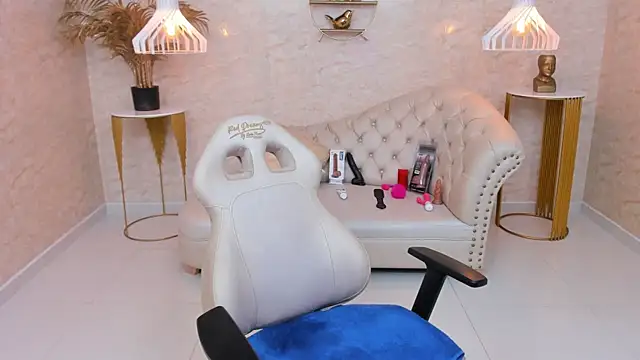 LYA SWEETX online show from February 28, 2025, 7:15 am