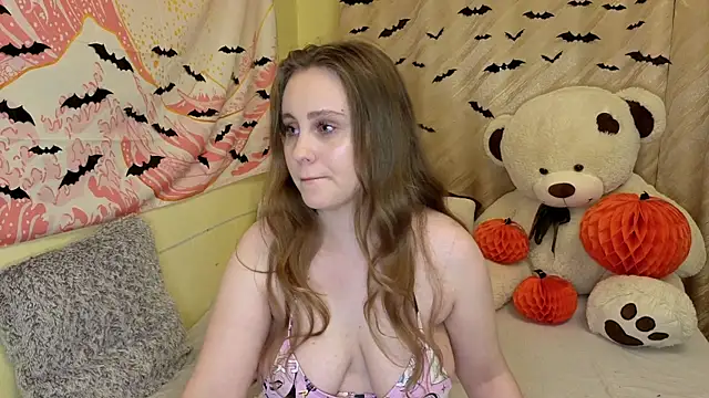 Sellya Houston online show from October 22, 2025, 8:19 pm