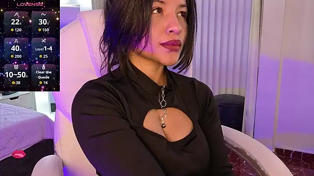 Snapshot of petite_molly_ chatting on December 2, 2025, 12:54 pm petite molly online show from December 2, 2025, 12:54 pm