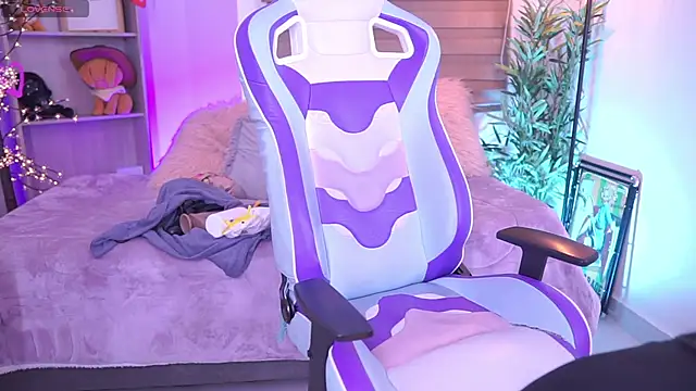 Snapshot of madelyn_rose_ chatting on September 19, 2025, 12:34 am madelyn rose online show from September 19, 2025, 12:34 am