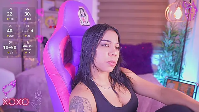 Snapshot of madelyn_rose_ chatting on October 3, 2025, 5:04 am madelyn rose online show from October 3, 2025, 5:04 am