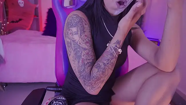 Snapshot of madelyn_rose_ chatting on October 31, 2025, 2:56 am madelyn rose online show from October 31, 2025, 2:56 am