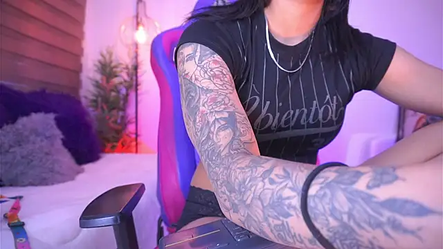 Snapshot of madelyn_rose_ chatting on December 2, 2025, 1:33 am madelyn rose online show from December 2, 2025, 1:33 am