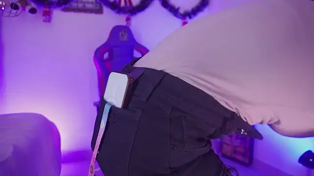 Snapshot of madelyn_rose_ chatting on December 14, 2025, 1:27 pm madelyn rose online show from December 14, 2025, 1:27 pm