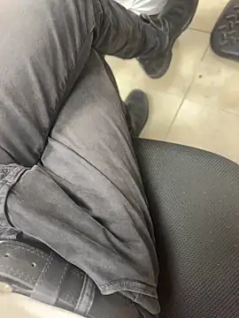 Snapshot of hotisraeli chatting on February 17, 2025, 8:19 am hotisraeli online show from February 17, 2025, 8:19 am