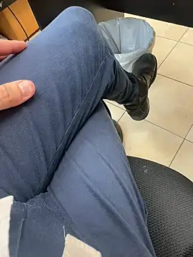 Snapshot of hotisraeli chatting on March 6, 2025, 7:57 am hotisraeli online show from March 6, 2025, 7:57 am