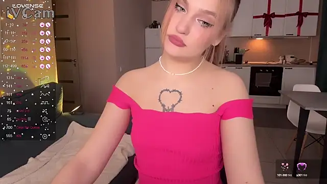 CarolineLovers online show from February 6, 2025, 10:10 pm