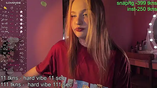 CarolineLovers online show from November 27, 2025, 9:28 pm