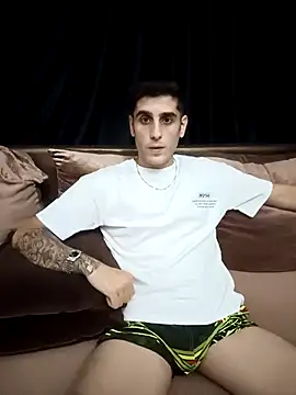 arenn1997 online show from September 12, 2025, 10:10 pm