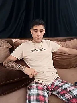 arenn1997 online show from September 13, 2025, 12:16 pm