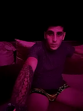 arenn1997 online show from September 18, 2025, 10:23 pm