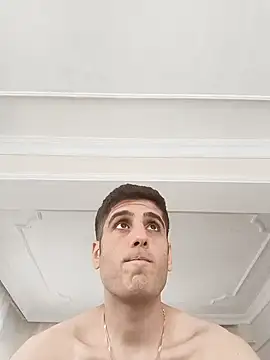 arenn1997 online show from October 21, 2025, 12:17 pm