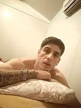 arenn1997 online show from December 17, 2025, 12:27 am