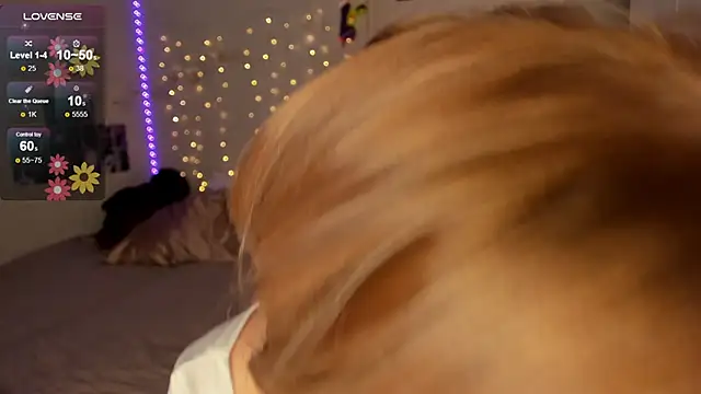 Snapshot of Hannah_Carr chatting on February 19, 2025, 1:29 am Hannah Carr online show from February 19, 2025, 1:29 am