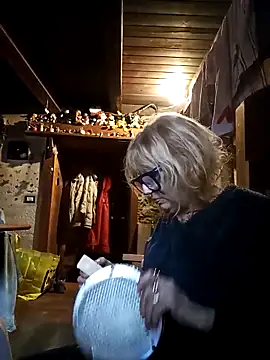 eva2023sexy online show from March 20, 2025, 4:53 pm