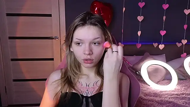 LitaBrom online show from February 18, 2025, 1:32 am