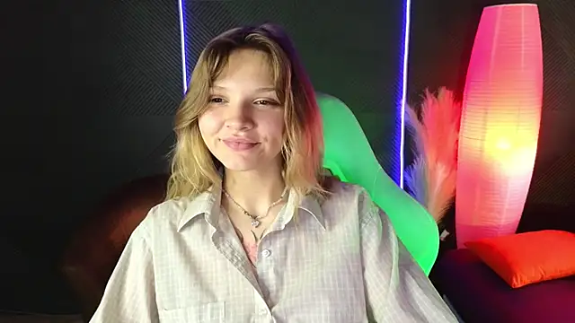 LitaBrom online show from September 21, 2025, 1:51 am