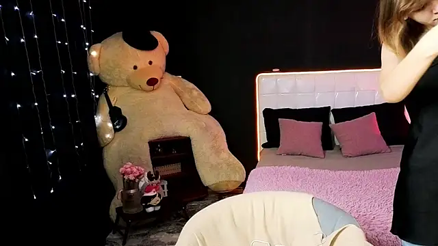 LitaBrom online show from November 27, 2025, 2:57 am