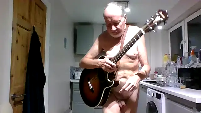 Snapshot of jimmybenido chatting on December 3, 2025, 5:44 pm jimmybenido online show from December 3, 2025, 5:44 pm