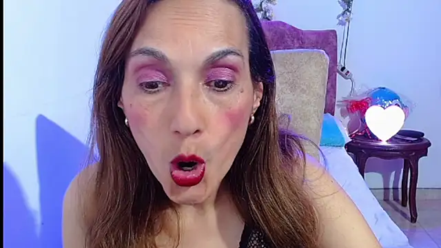 Snapshot of italagomez_ chatting on November 7, 2025, 11:49 pm italagomez online show from November 7, 2025, 11:49 pm