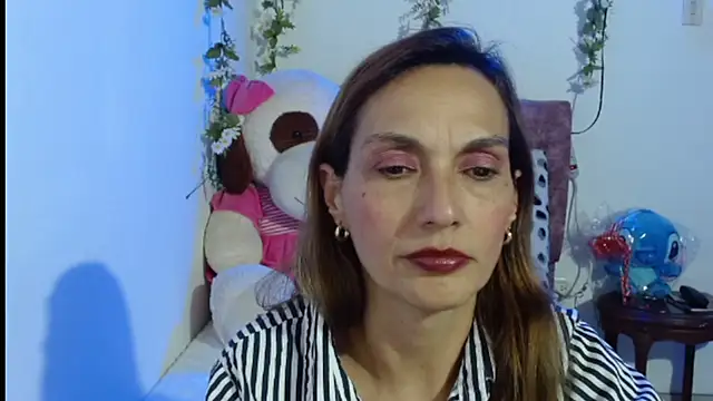 Snapshot of italagomez_ chatting on November 28, 2025, 12:24 am italagomez online show from November 28, 2025, 12:24 am