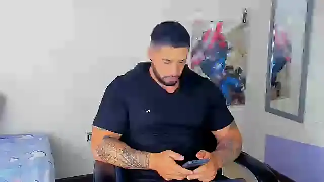Snapshot of Cristian_Walker chatting on January 30, 2025, 12:06 pm Cristian Walker online show from January 30, 2025, 12:06 pm