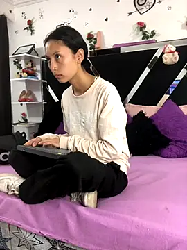 1lovelygirls online show from October 9, 2025, 12:03 pm