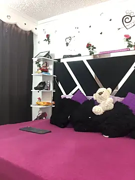 1lovelygirls online show from November 4, 2025, 12:04 pm