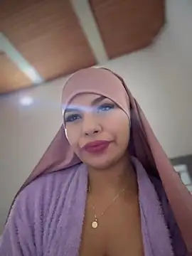 Snapshot of lalilamassu1 chatting on November 14, 2025, 12:42 am lalilamassu1 online show from November 14, 2025, 12:42 am