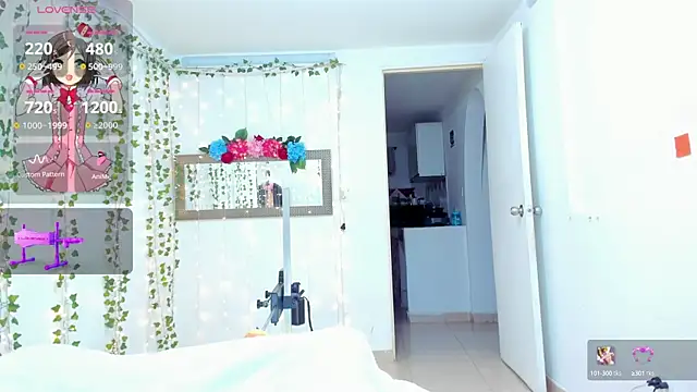 Snapshot of Tiffanny_Love_ chatting on February 15, 2025, 9:27 am Tiffanny Love online show from February 15, 2025, 9:27 am